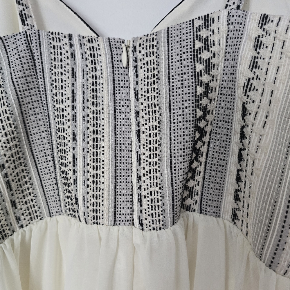 Tularosa Monochrome Patterned Romper - Picture 6 of 9